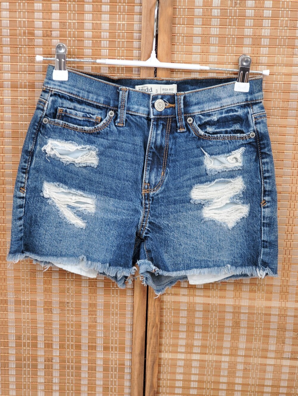 ♤ Mudd High Rise Shortie Distressed Shorts Size 3